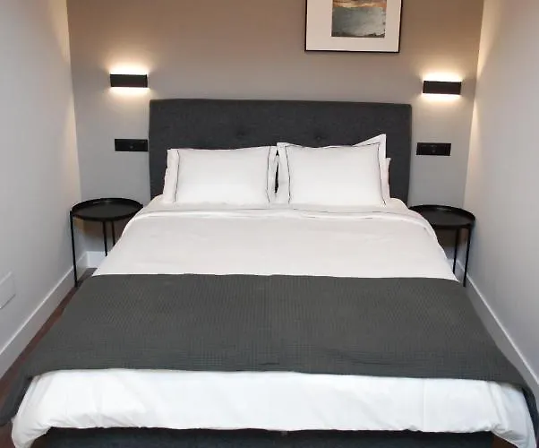 Altar Cano Badillo By Gaiarooms 레온