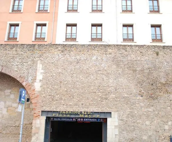 Altar Cano Badillo By Gaiarooms Apartman León