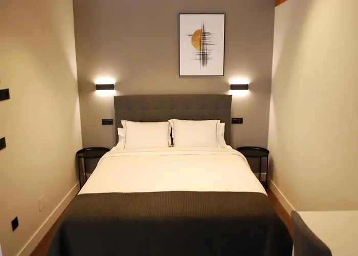 Altar Cano Badillo By Gaiarooms 레온